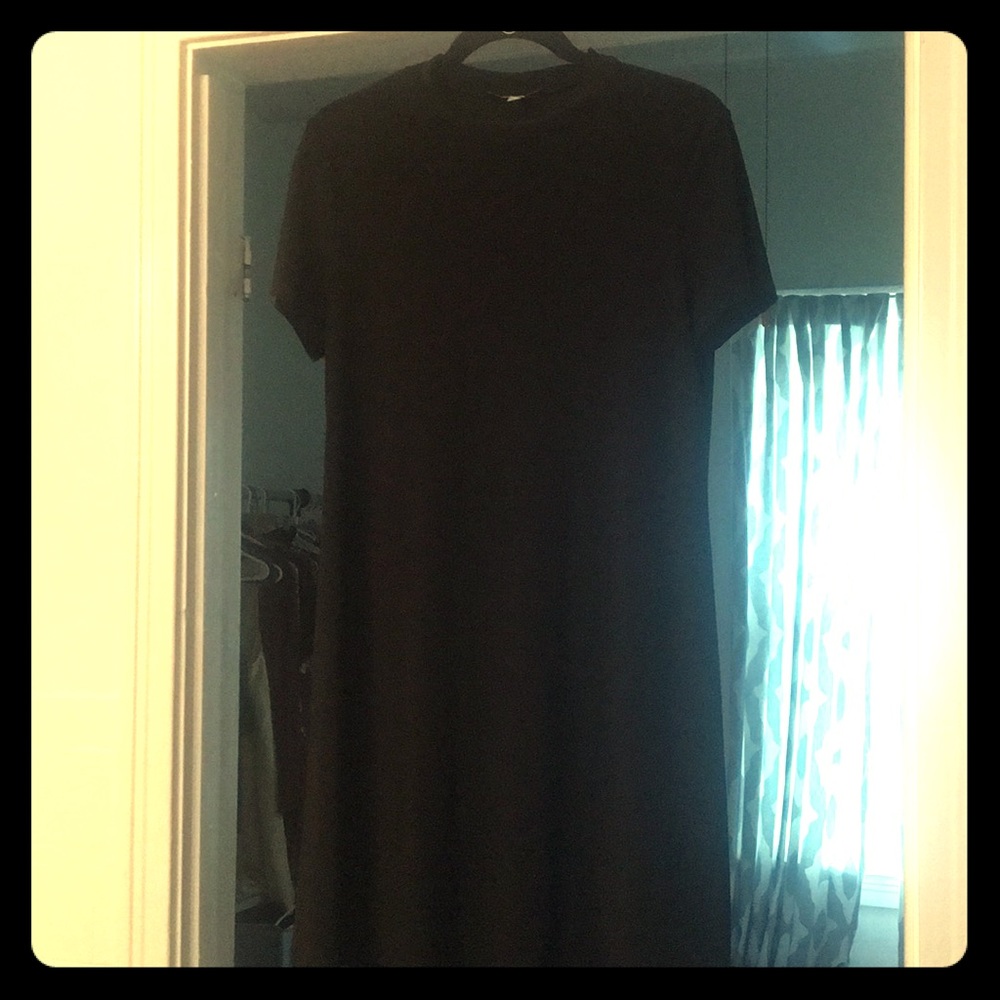 WORN ONCE. Black short sleeved sundress.